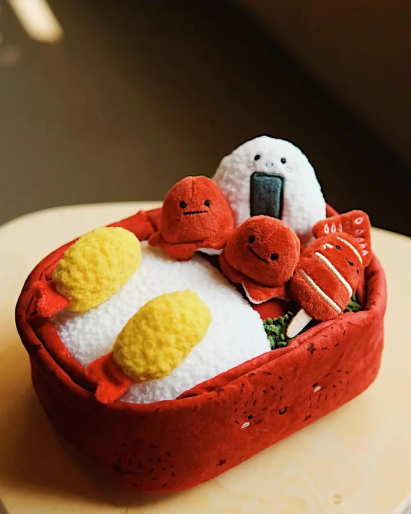Benny Bento Box Squeaky Seven-Piece Plush Dog Toy <Br> (Made In The Usa) 1