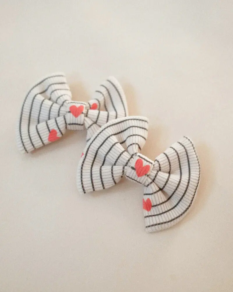 Aveline Dog Hair Bow 1