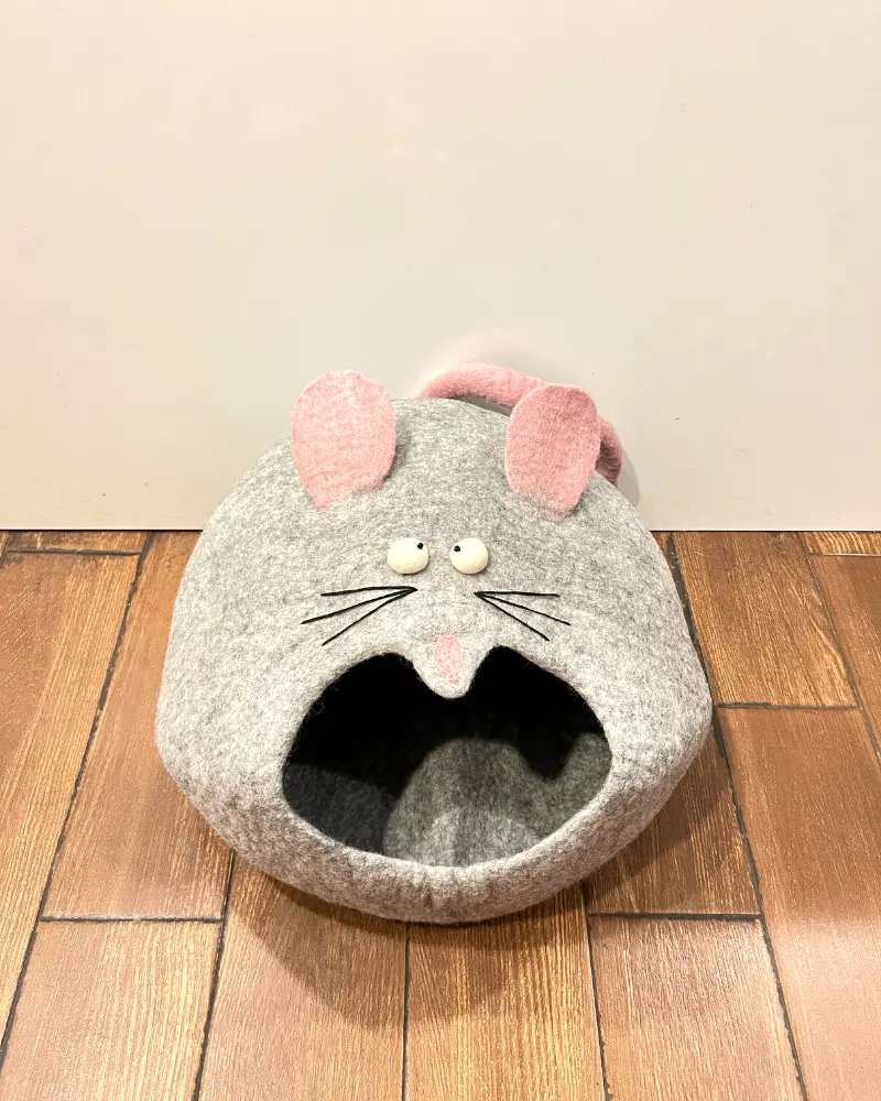Mouse Cat Cocoon Bed (Final Sale) 1