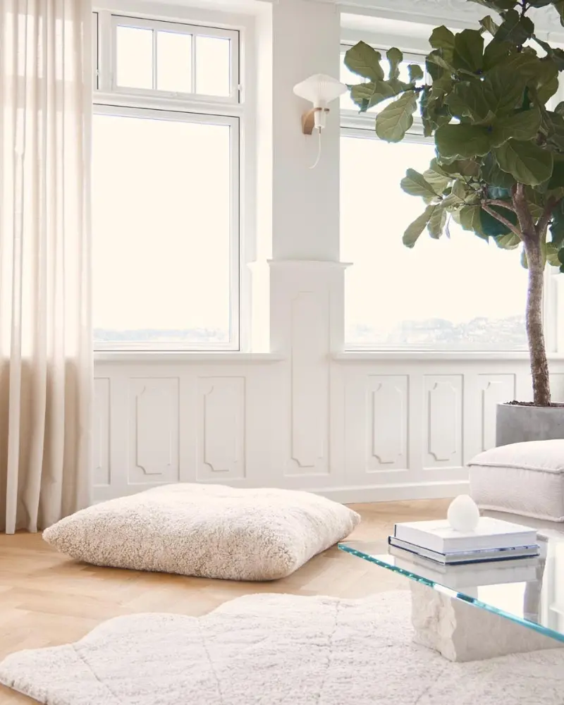 Double-Sided Shortwool Sheepskin Cushion Dog Bed In Pearl (35" X 35") 1