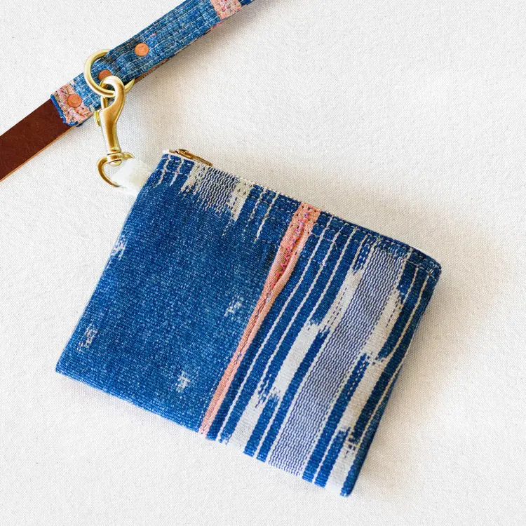 Billy Wolf | Leash Accessory Bag In Broken Shells 1