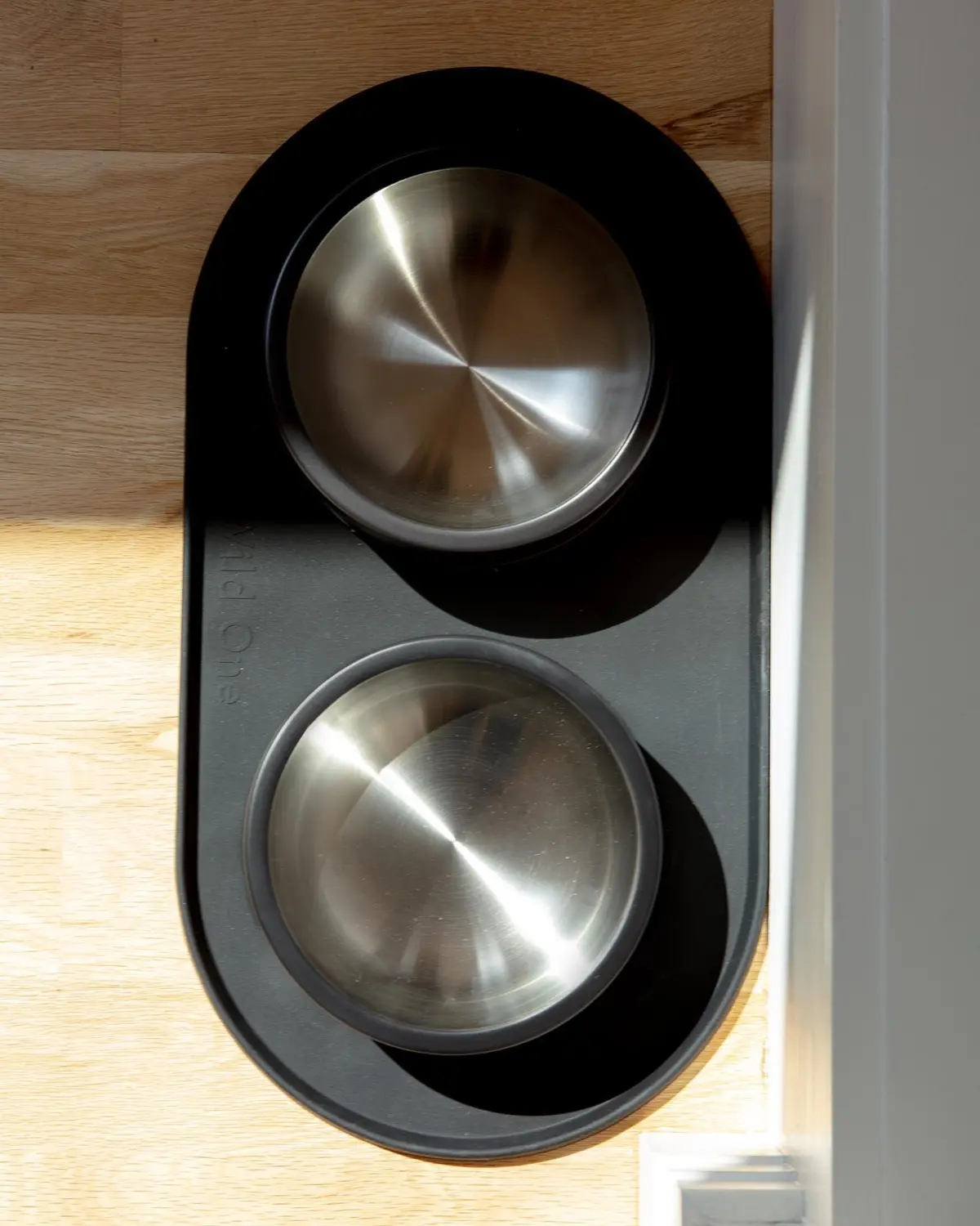 Curved Silicone Placement In Black 1