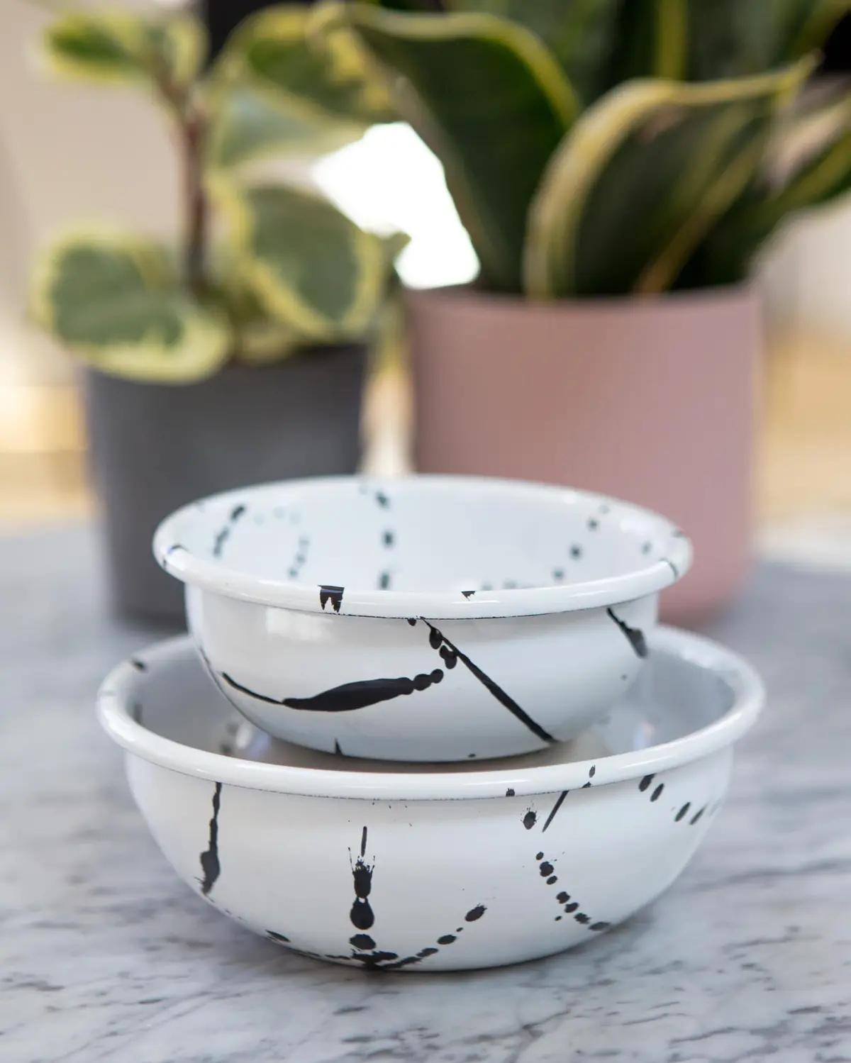 Enamel Dog Bowl In Black & White (Clearance) 1