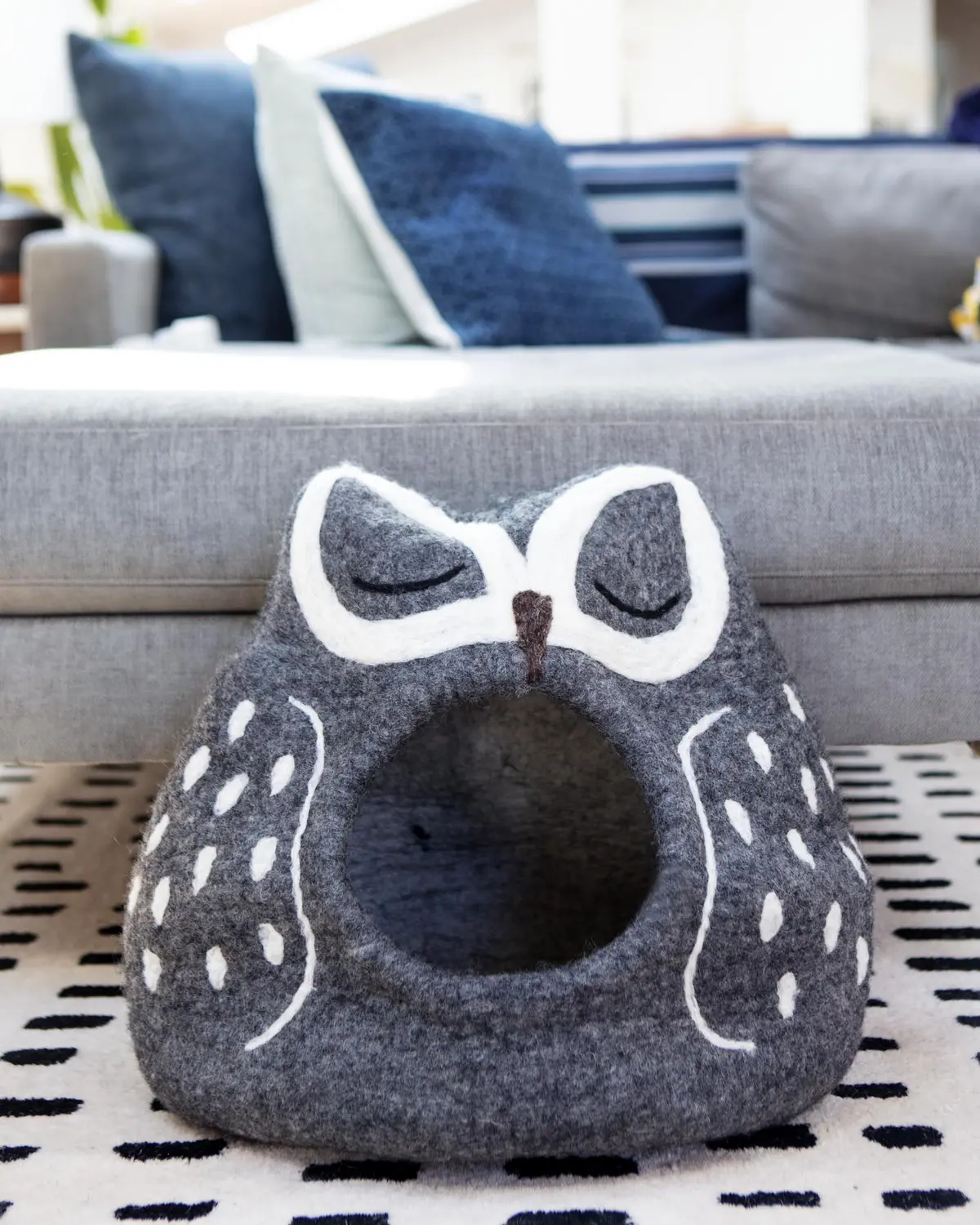 Grey Owl Wool Pet Cave 1