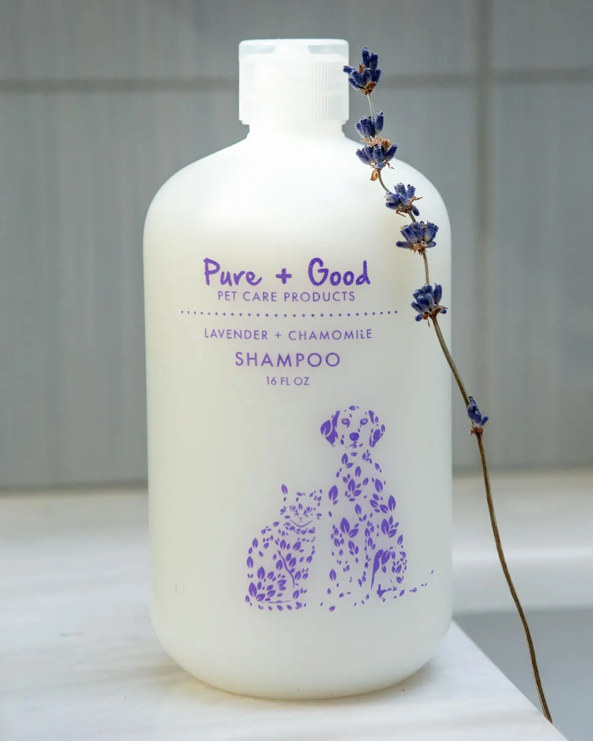 Purifying Shampoo For Dogs & Cats In Lavender & Chamomile 1