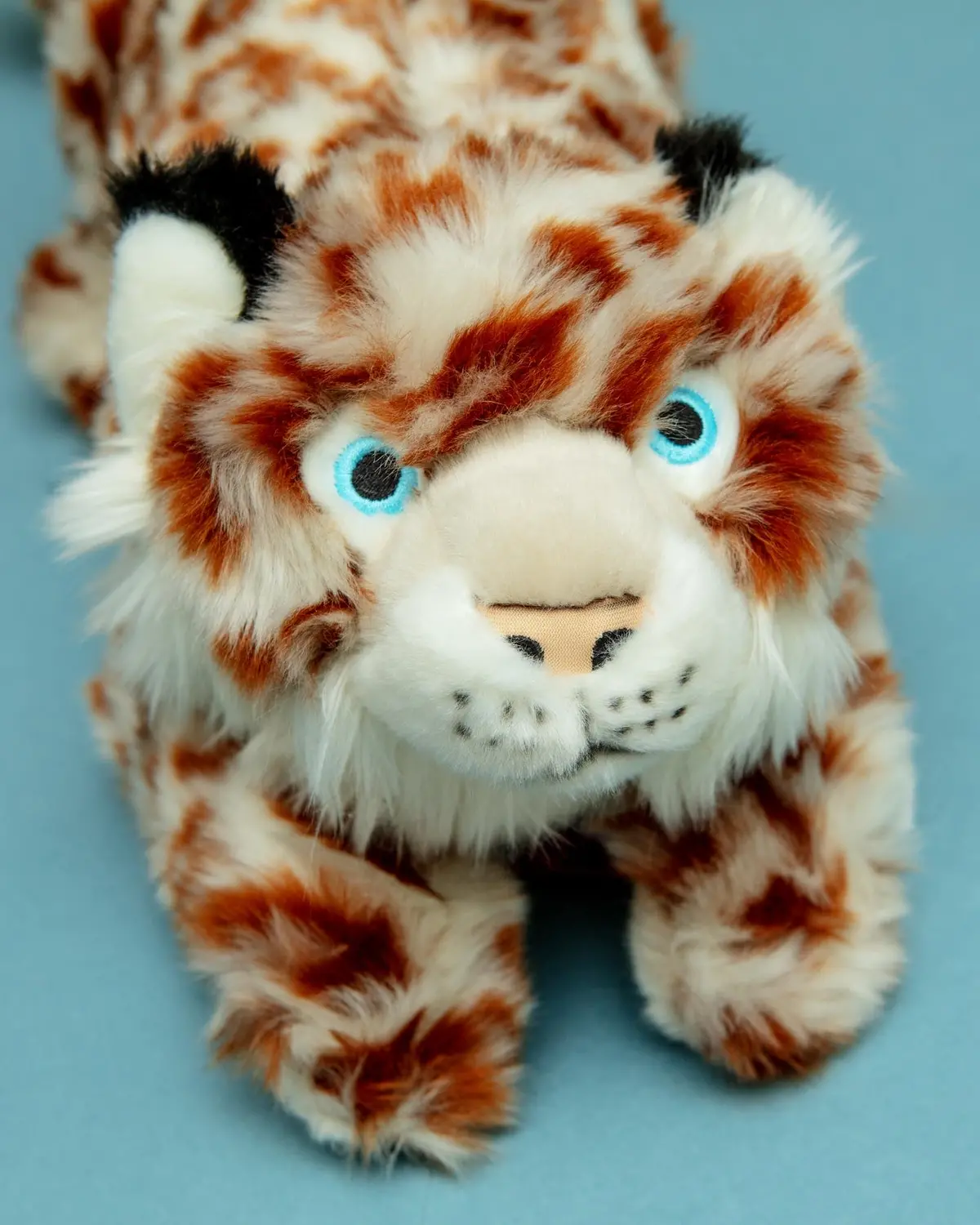 Mongo The Snow Leopard Squeaky Plush Dog Toy 1