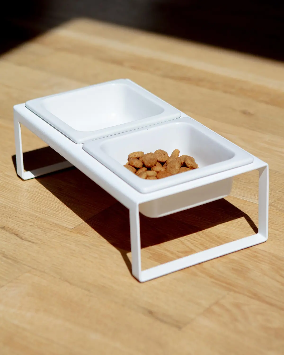 Tower Pet Food Bowl In White 1