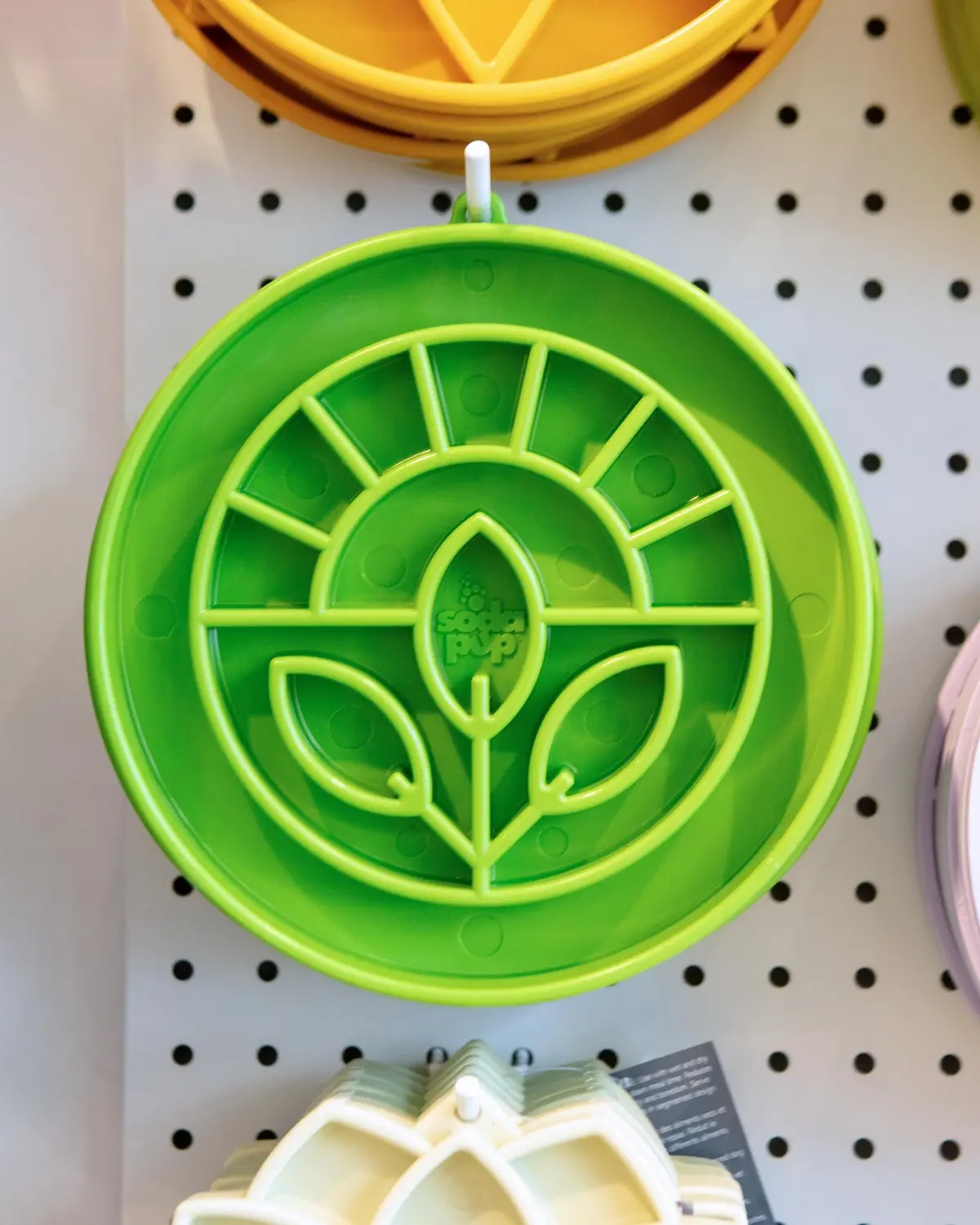 Garden Slow Feeder Tray For Dogs (Made In The Usa) 1
