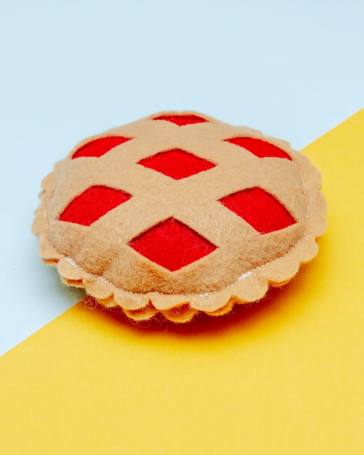 Berry Pie Catnip Toy  (Made In The Usa) 1