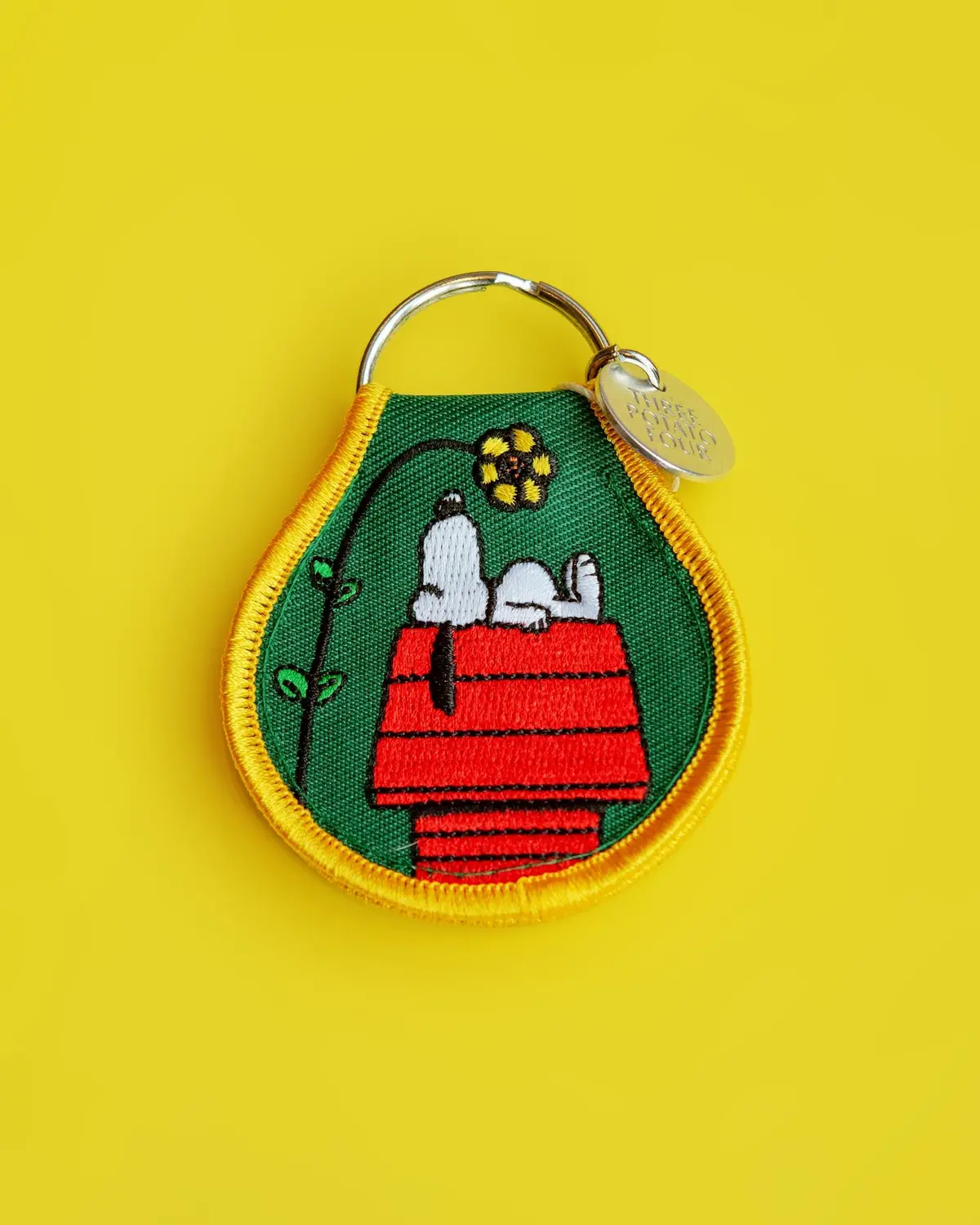 Snoopy Keychain In Doghouse Flower Or Red Heart 1
