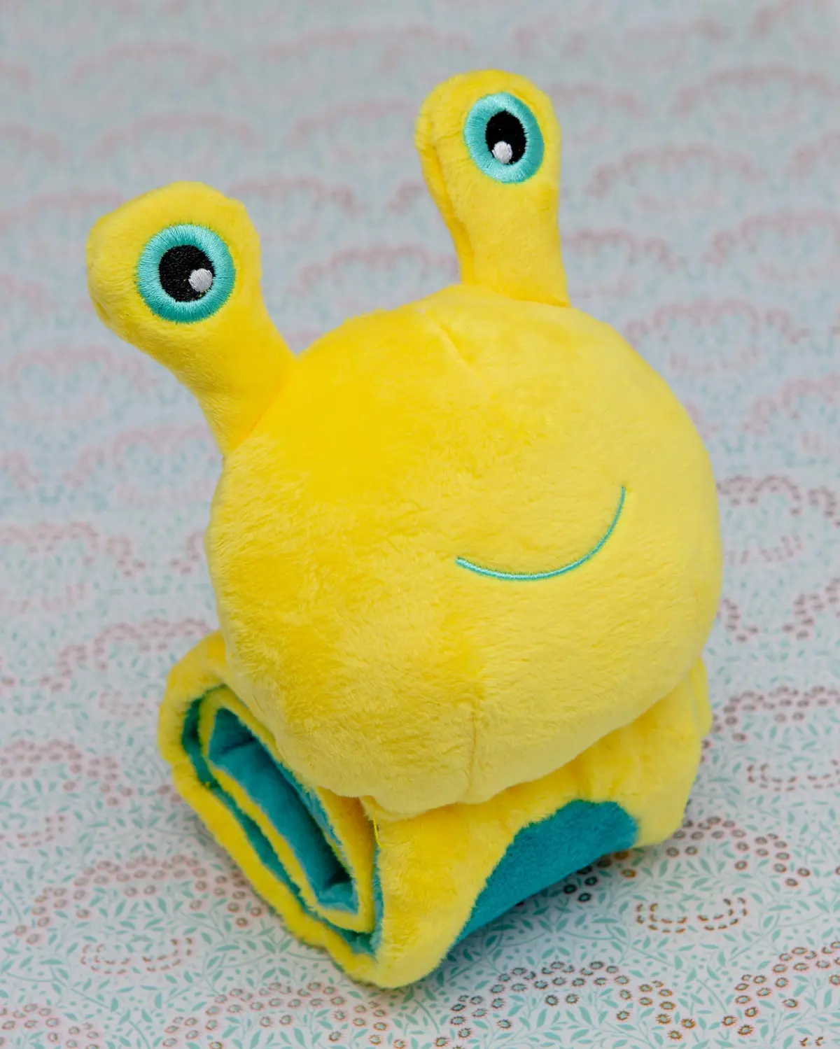 Hide N Seek Snail Snuffle Toy 1