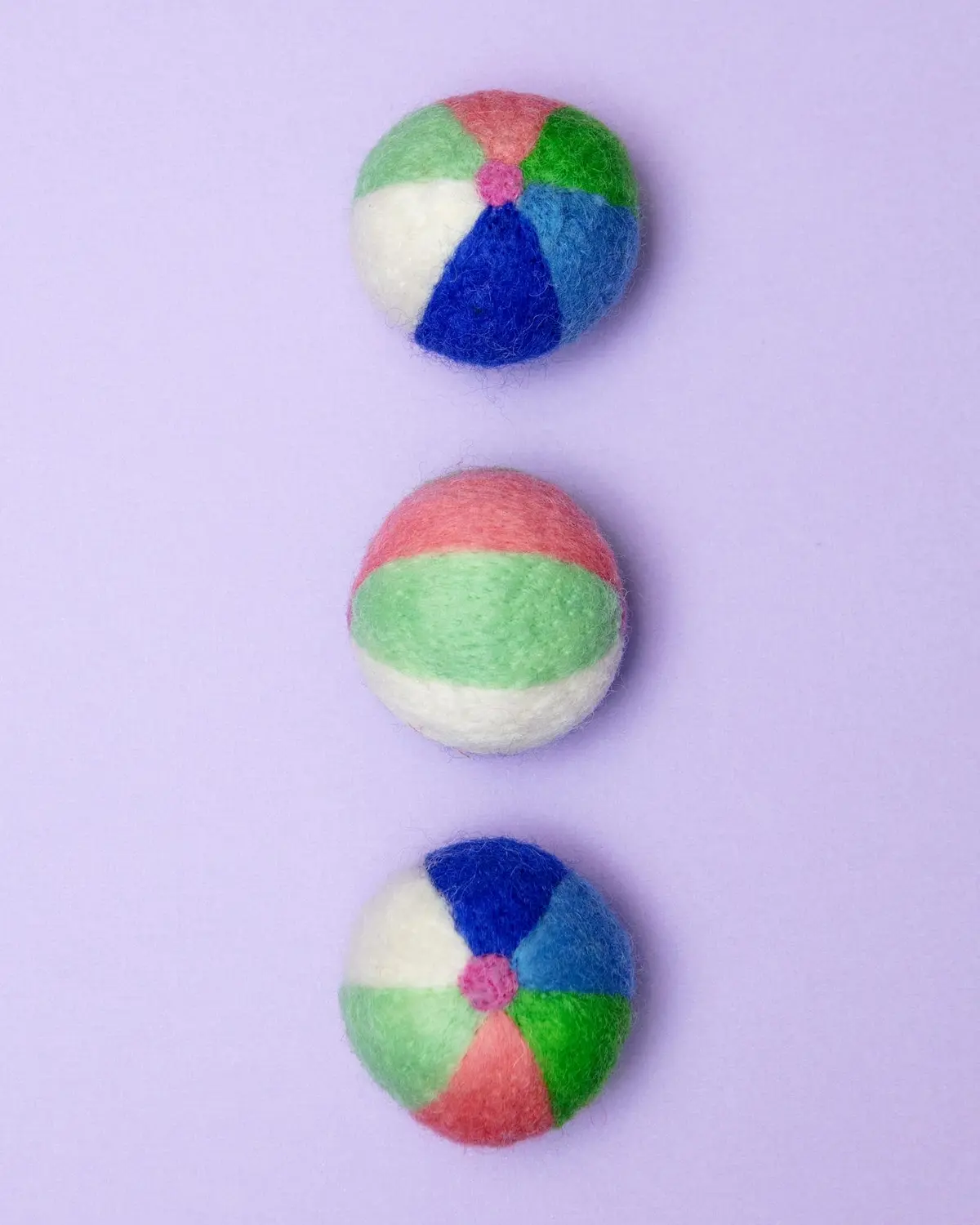 Beach Ball Summer Wool Cat Toy 1