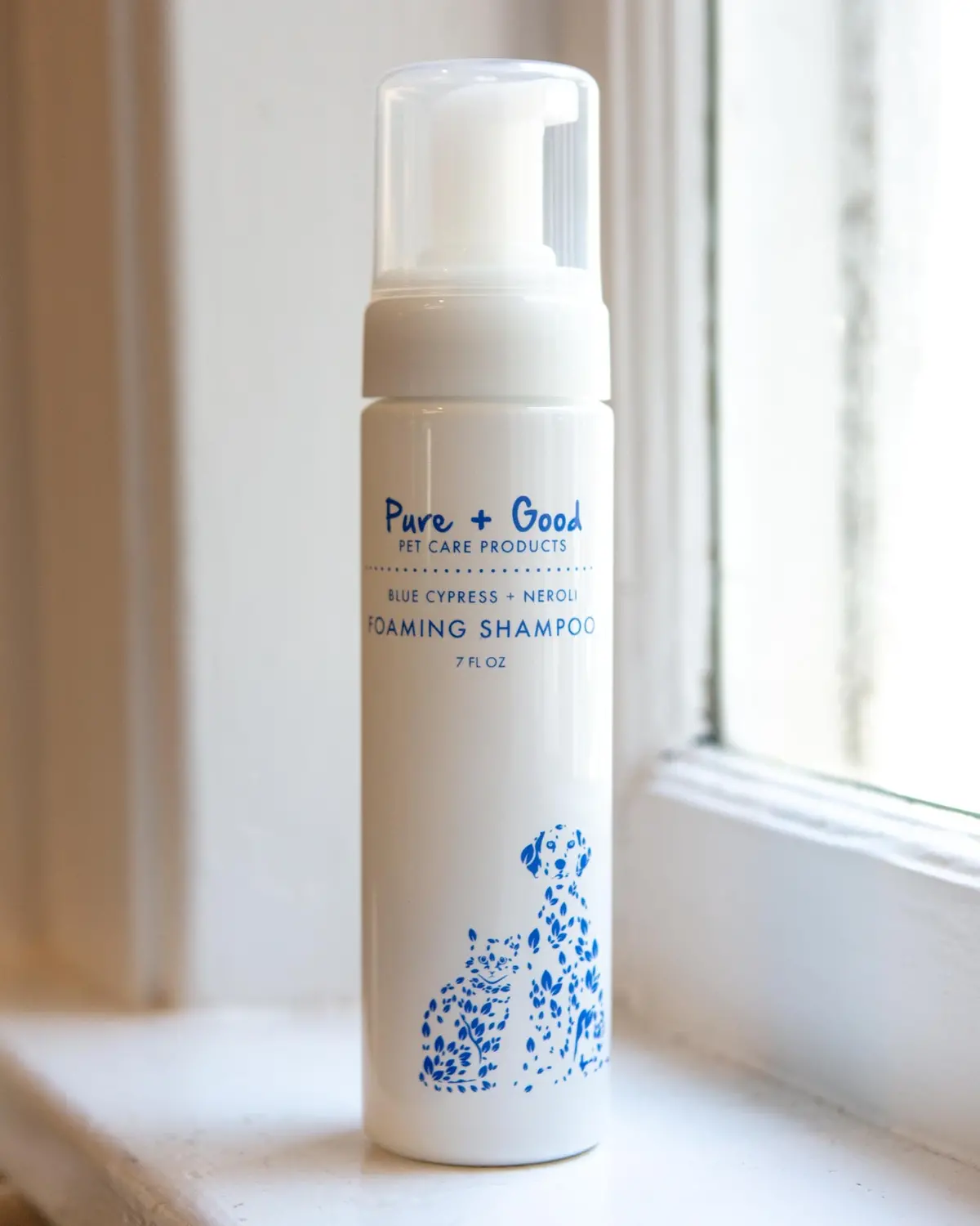 Blue Cypress & Neroli Foaming Shampoo For Dogs & Cat 1