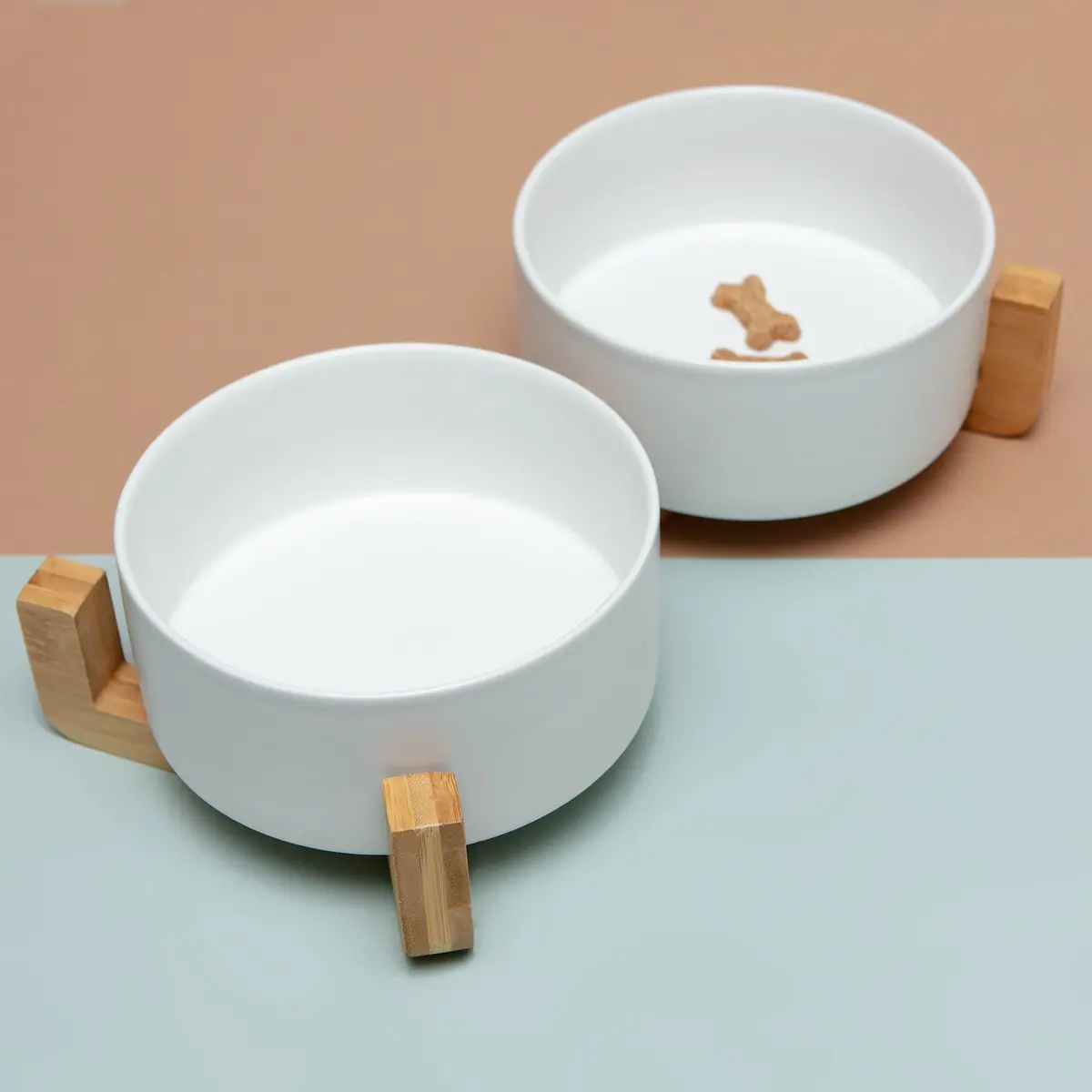 Double Bowl + Stand Feeder In Eggshell And Bamboo 1