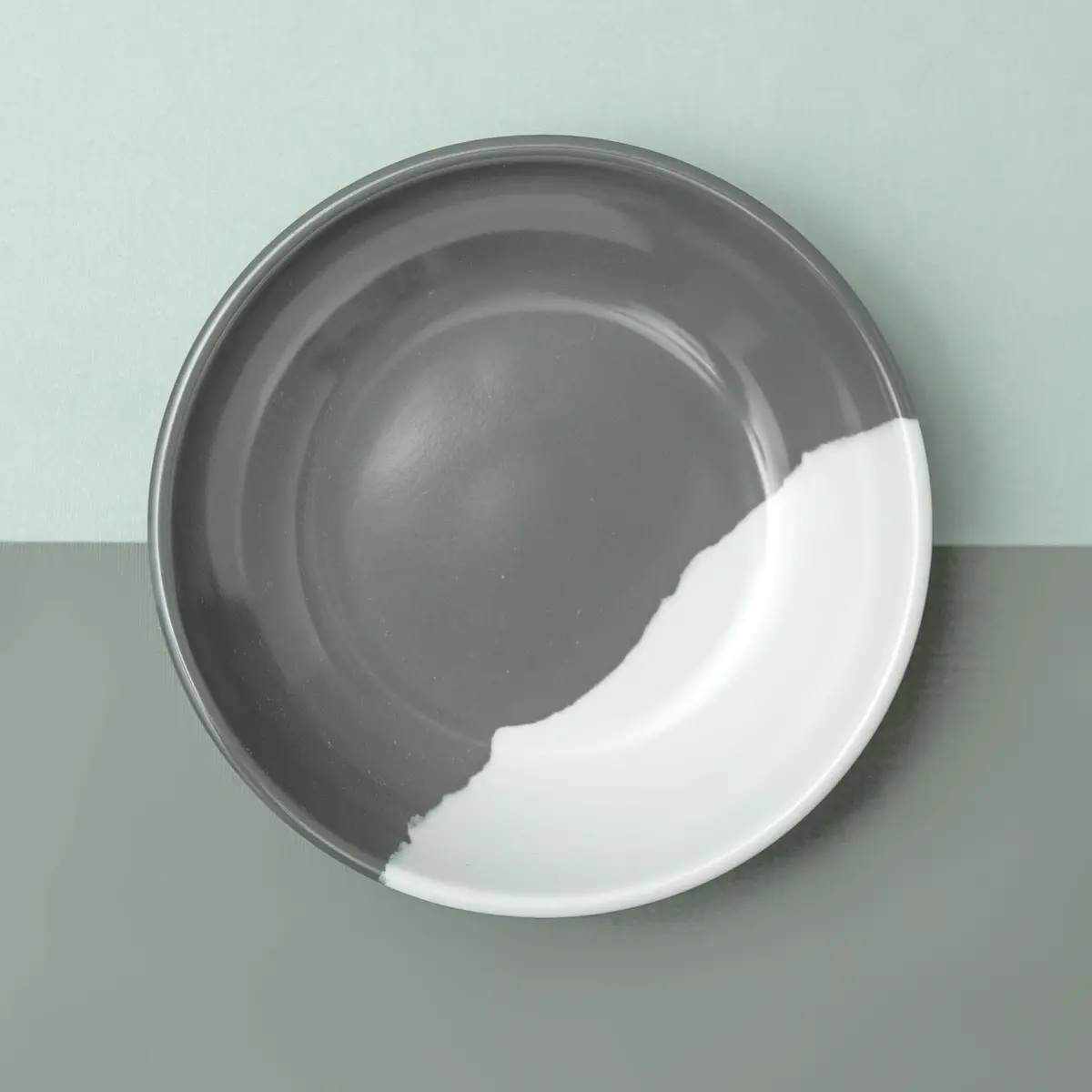 Melamine Cat Saucer In Grey & White Colorblock 1