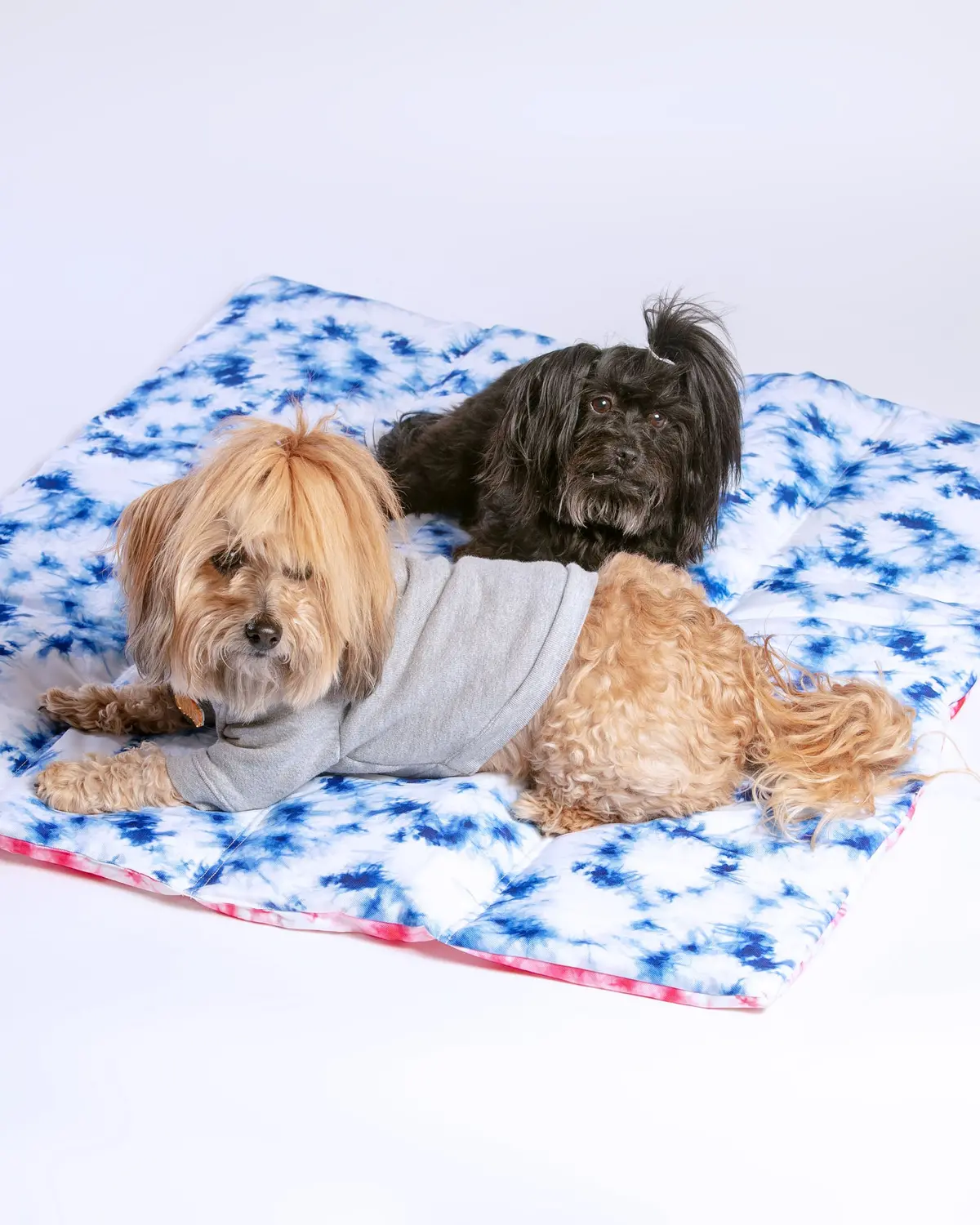 On-The-Go Pet Mat In Indigo & Neon Pink Tie-Dye (Final Sale) 1
