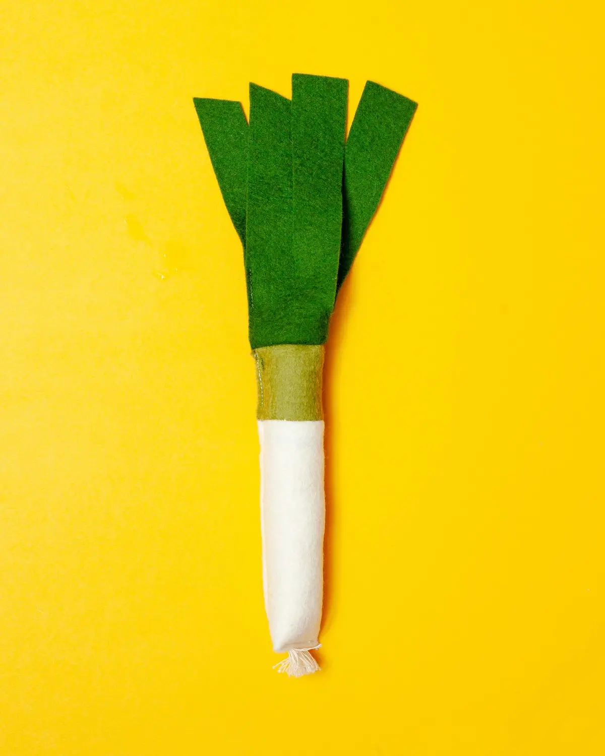 Le Petite Leek Catnip Toy 1