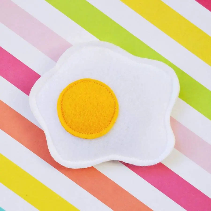 Housecat Club | Catnip Fried Egg Toy 1