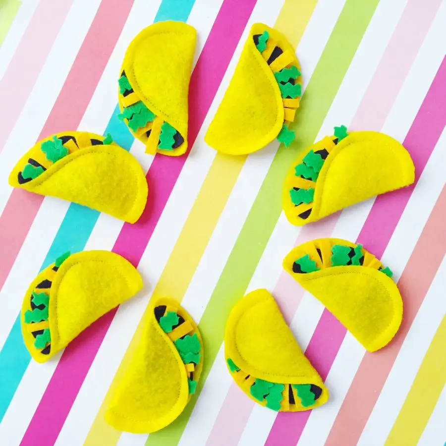 Housecat Club | Catnip Taco Toy 1
