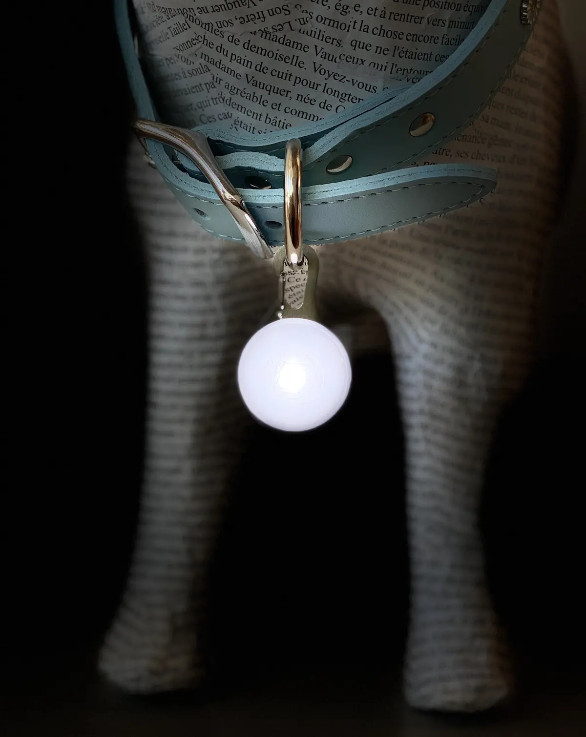 Niteize Collar Light In White 1