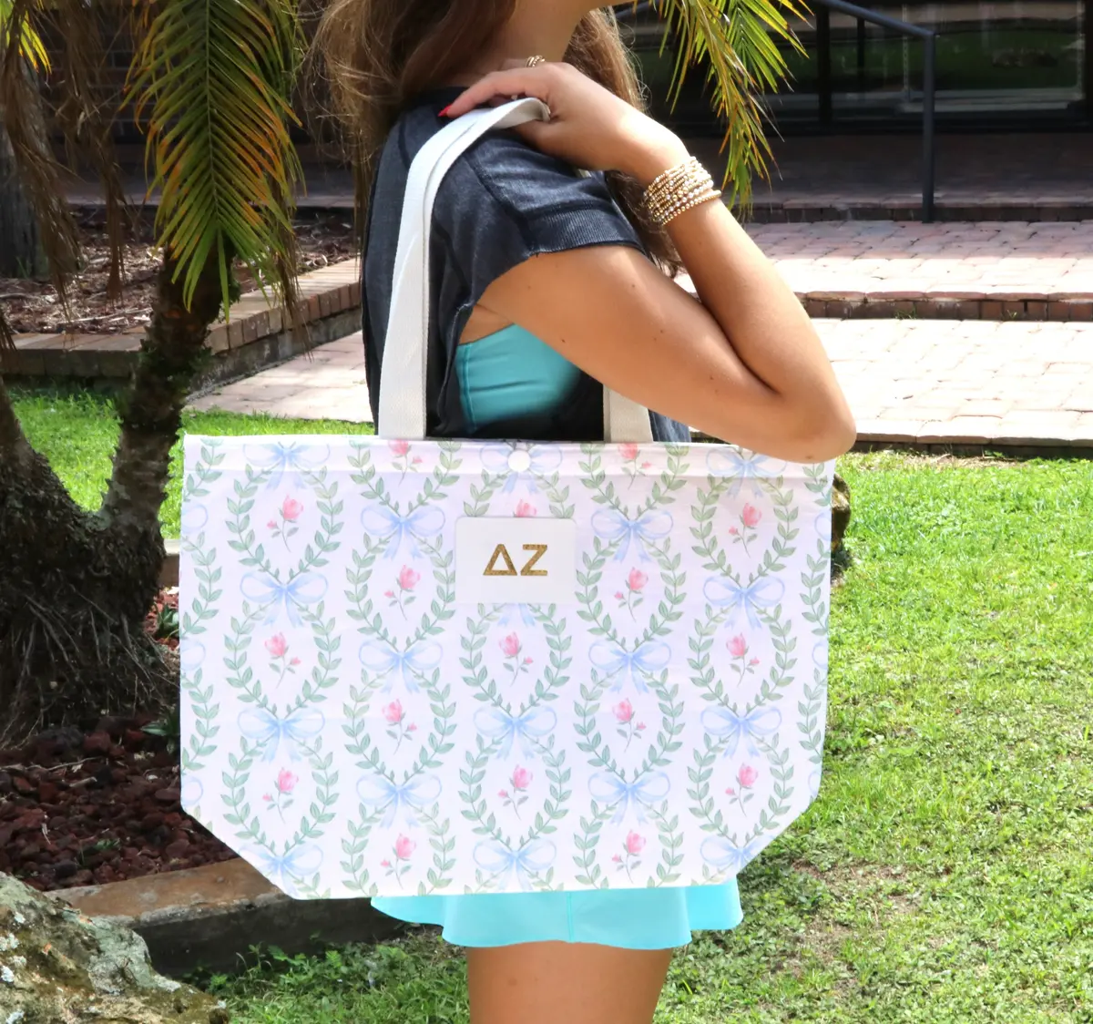 Delta Zeta Insulated Tote 1