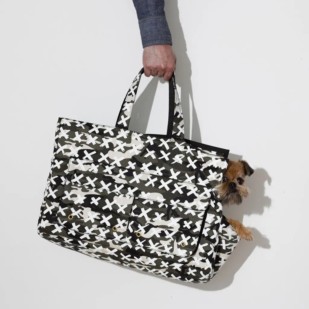 Mr. Dog | Medium Travel Tote In Camo-X White 1