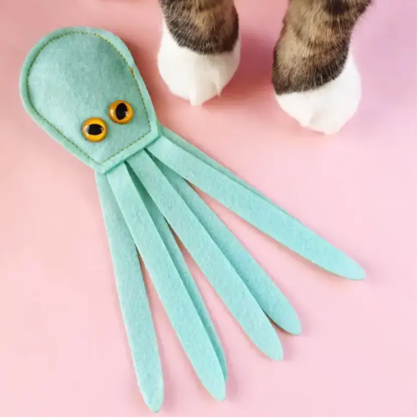 Housecat Club | Catnip Kraken Cat Toy 1
