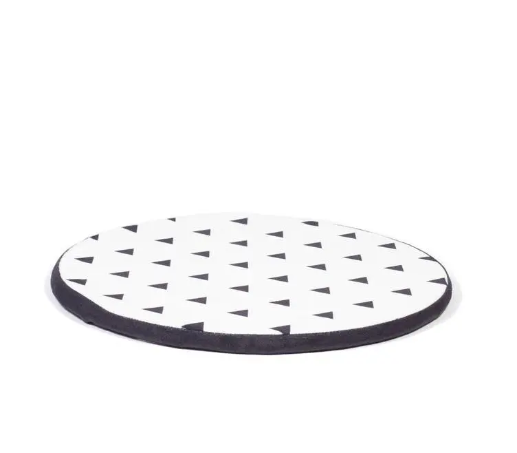 Tabby James | Kitty Nap Pad In Black 1