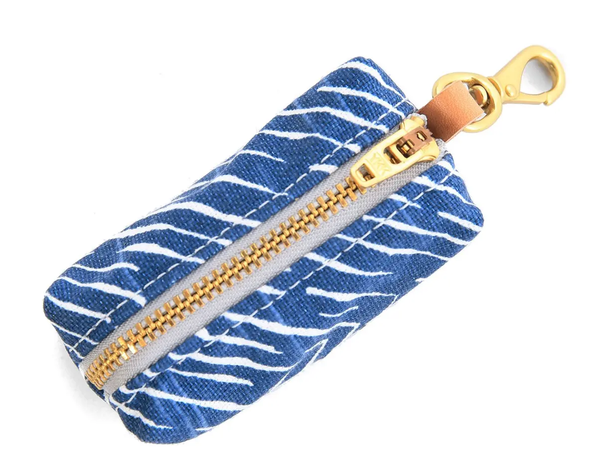 The Foggy Dog | Navy Herringbone Leash Bag 1