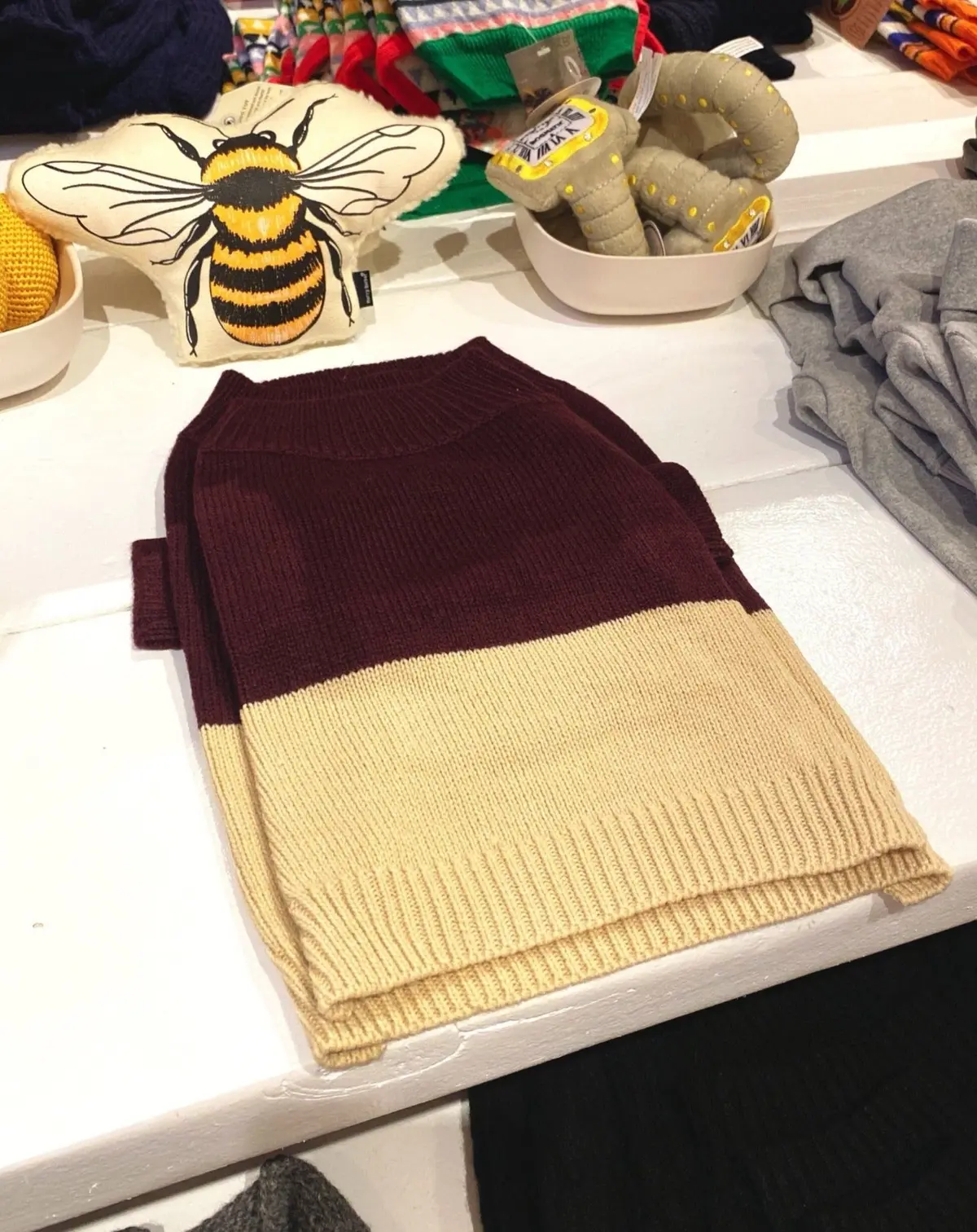 Colorblock Knit Dog Sweater In Burgundy & Beige((Final Sale)) 2