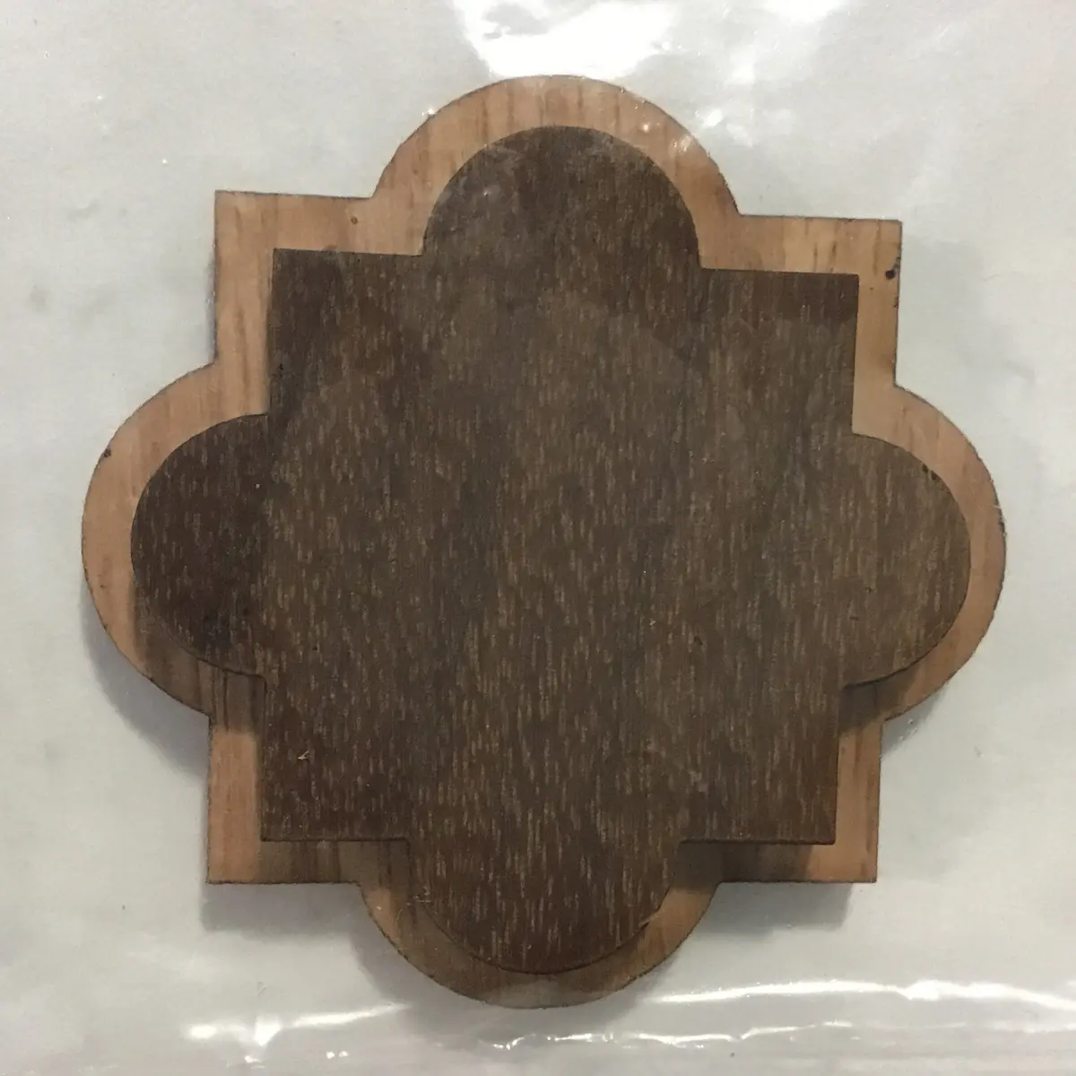 Quatrefoil Oak-Backed Symbol 1