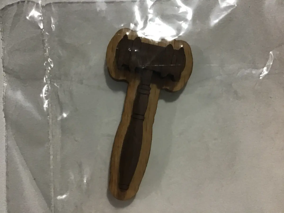 Gavel Oak-Backed Symbol 1