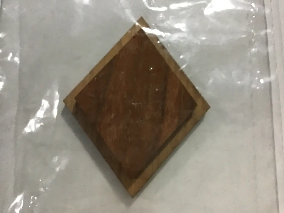 Diamond Oak-Backed Symbol 1