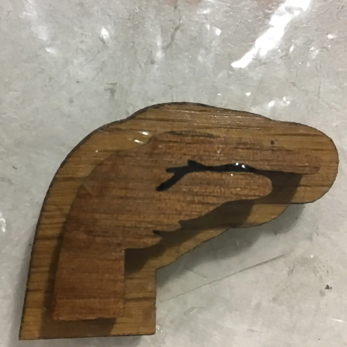 Omega Hand Oak-Backed Symbol 1
