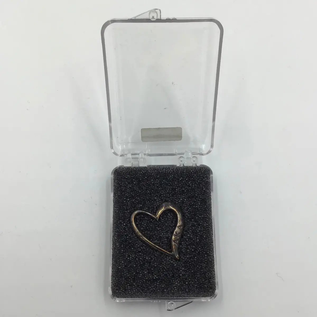 Alpha Kappa Alpha Open Heart Charm 1